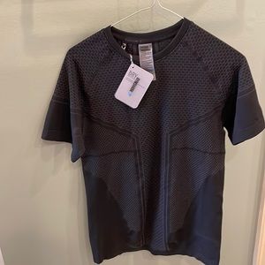 NWT Gymshark Men’s Dry Moisture Management workout top